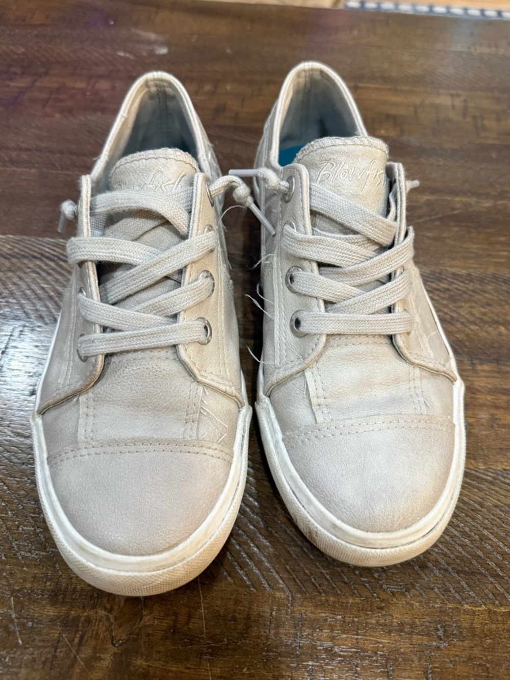 Women’s Blowfish Low-Top Canvas Sneakers - Size 8 - Picture 2 of 8